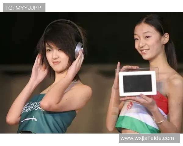 足球明星妻子的生活揭秘:她们背后的故事与风采展现 足球明星妻子的生活揭秘:她们背后的故事与风采展现