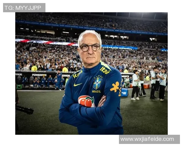 纪念一位伟大的足球明星离世一周年的深情回顾与追思